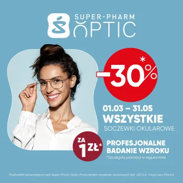 kobieta w okularach na niebieskim tle 
